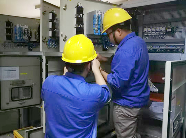 1600668038929306.jpeg 孔維成在315C變電所檢修現(xiàn)場(chǎng).jpg