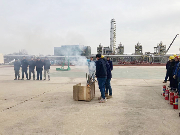 1610614677784196.jpeg 趙童引燃木材 (1).jpg