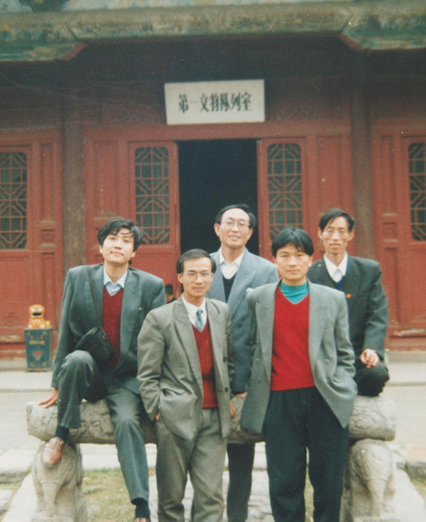 008 前排左一團(tuán)委書記高丙杰、前排右一組織干事王小龍，后排中黨辦主任馮振宇 右一宣傳部長王衛(wèi)民 (71).jpg