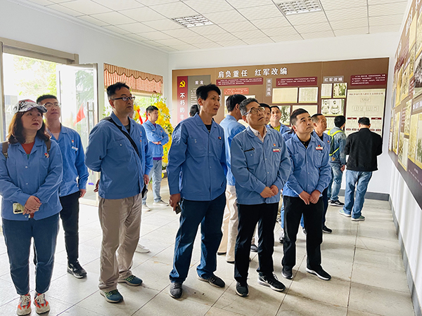 1621307566883761.jpeg 參觀紀念館展廳.JPG