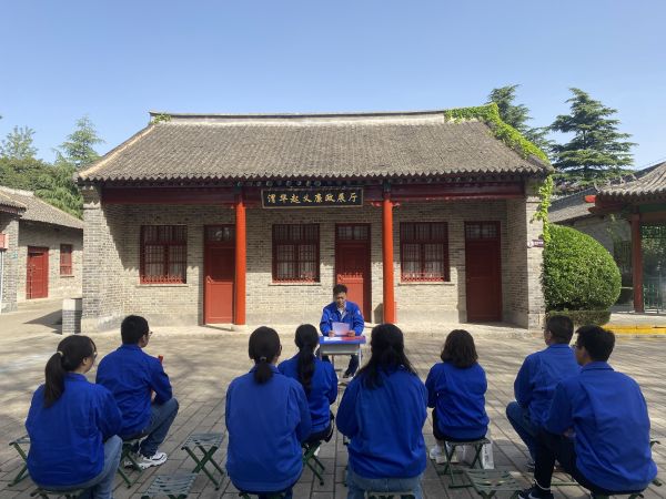 1681691952934902.jpeg 圖四:支部書(shū)記王智勇現(xiàn)場(chǎng)講授廉政黨課.jpg