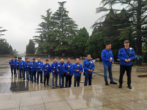 1682340301755953.jpeg 4月22日運(yùn)銷支部黨員參觀渭華起義紀(jì)念館3.jpg