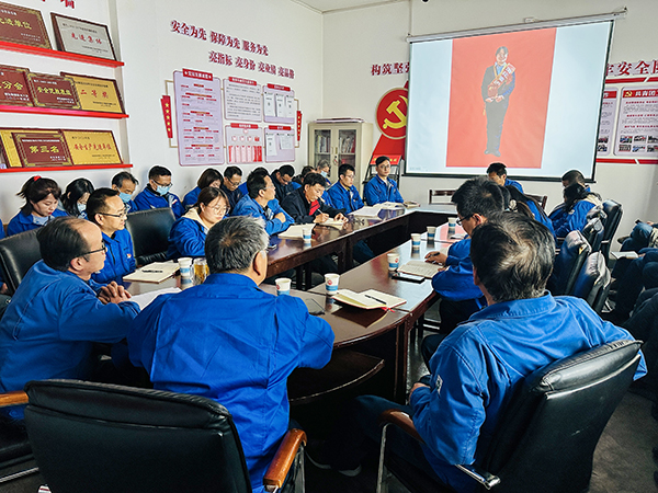 4月24日下午，物料車間黨支部、人事企管部黨支部聯合開展了以“學榜樣 強作風 爭先鋒”為主題的學習身邊榜樣活動-學習2022年公司勞動模范付荷英先進事跡.jpg