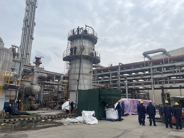 1683877168213671.jpeg 雙甲車(chē)間圓滿完成變換爐觸媒換填工作3.jpg