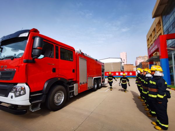 1692746731137535.jpeg 消防隊(duì)員車(chē)操訓(xùn)練2(1).jpg