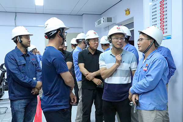 1694760514600737.jpeg 7月13日陜西化工集團(tuán)鍋爐專(zhuān)項(xiàng)對(duì)標(biāo)會(huì)現(xiàn)場(chǎng)交流.jpg