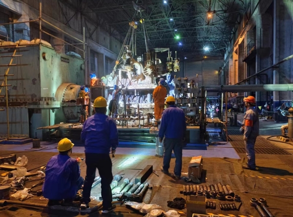 1697784847783827.jpeg 空壓機(jī)連夜檢修4.jpg