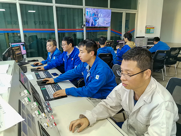 1698371243201138.jpeg 1號鍋爐點火時鍋爐控制室.jpg