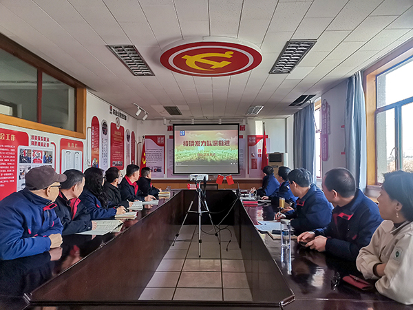 1706152568668504.jpeg 實業(yè)公司組織員工學(xué)習(xí)相關(guān)文件精神及觀看專題片持續(xù)發(fā)力縱深推進.jpg