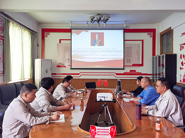 4月22日，渭河塑業(yè)公司組織開(kāi)展“學(xué)習(xí)模范事跡 爭(zhēng)當(dāng)模范先鋒”主題黨日活動(dòng).jpg