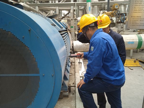 1714098018253382.jpeg 技術(shù)員深入現(xiàn)場研判檢修過程中可能出現(xiàn)的各種情況.jpg