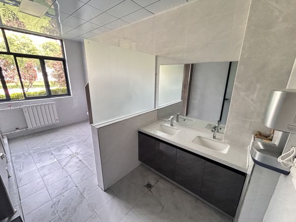 1715061989953834.jpeg 干凈整潔的衛(wèi)生間2.jpg