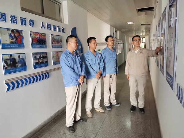 5月，計控電儀部組織委員譚珩給黨員講課 (1).jpg