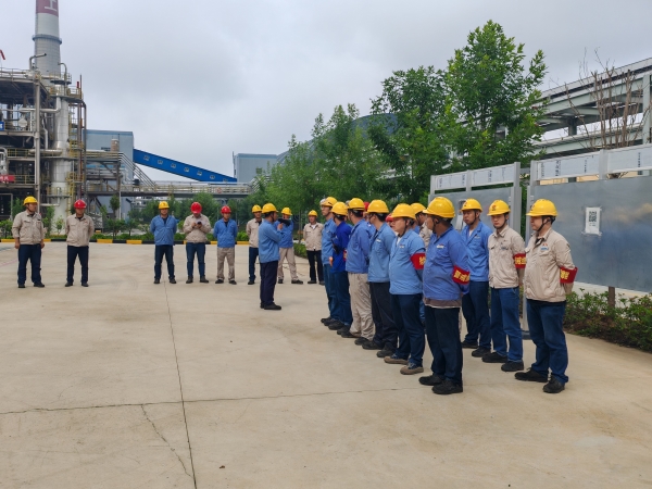 圖1 7月10日，制氣車(chē)間管理人員、化工四班全體人員參與演練。陳科武 攝.jpg