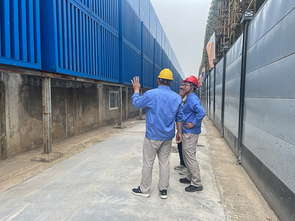 物料車間、安環(huán)部  現(xiàn)場(chǎng)檢查噪音墻.jpg