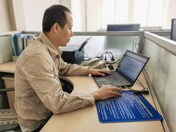 1727943434666057.jpeg 2024年國(guó)慶節(jié)運(yùn)銷市場(chǎng)部員工主動(dòng)加班1.jpg