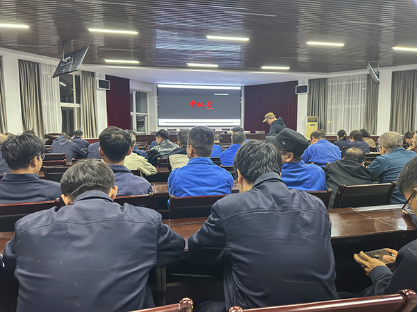 1731041071369286.jpeg 圖片1:2024年11月7日,在道德講堂觀看電影《申紀(jì)蘭》 (1).jpg