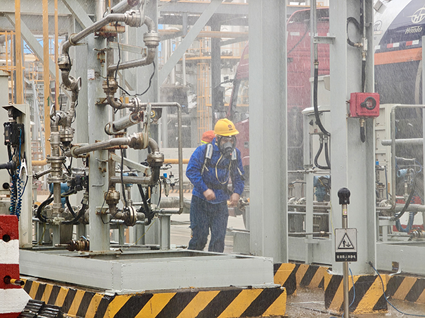 1732141412958014.jpeg 11月19日16時(shí),液氨泄漏事故演練開始(3).jpg