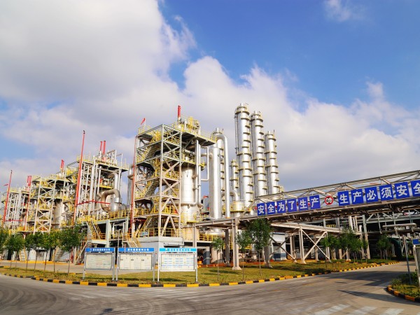 1735777882140559.jpeg 乙二醇合成裝置現(xiàn)場(chǎng).jpg