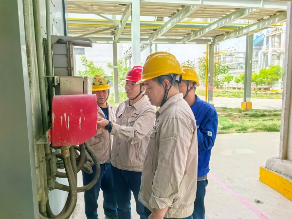 2025年，乙二醇車間開展五一節(jié)前檢查-3.jpg