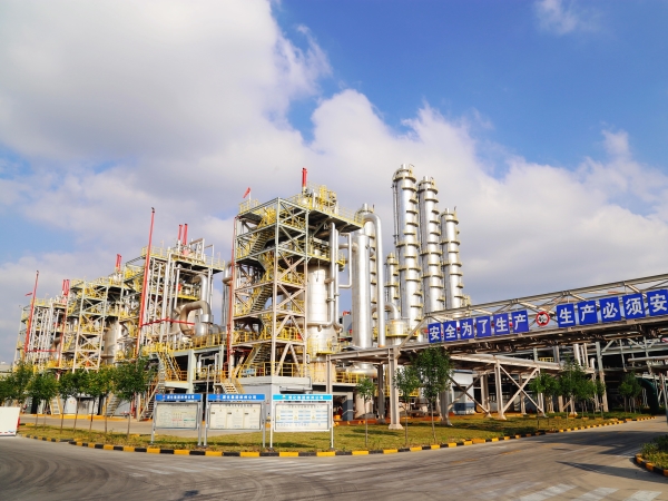 201747698095233889.jpg 乙二醇合成裝置現(xiàn)場(chǎng).jpg
