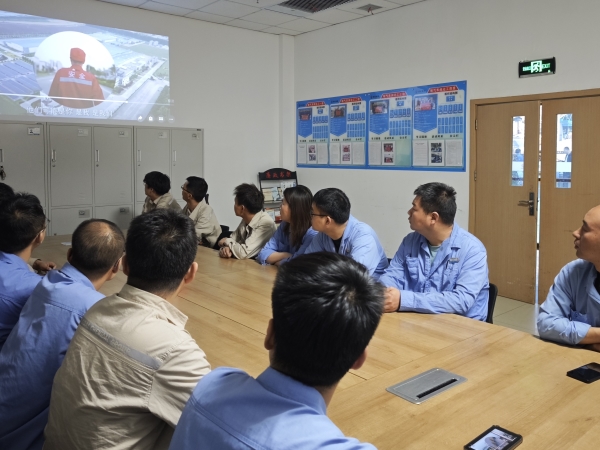 圖3：2025年6月，班組利用班前會學習安全教育警示視頻.jpg
