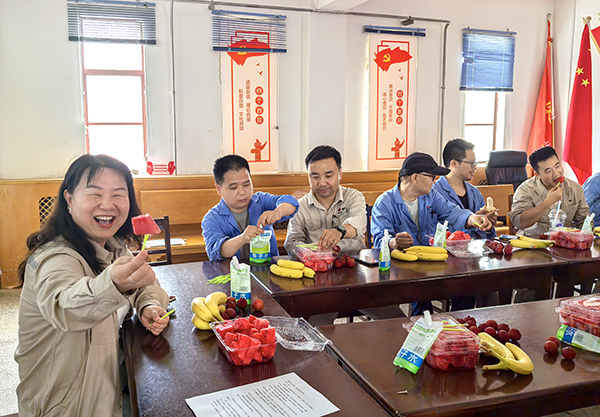 物料分會(huì)第二季度生日會(huì)照片  7月11日、物料車間會(huì)議室.jpg