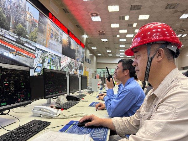 211753054336945194.jpg 中控室開(kāi)車畫(huà)面.jpg