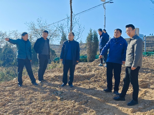 12月3日 集團(tuán)公司黨委委員、紀(jì)委書記王社教深入阿蘭寨督導(dǎo)檢查鄉(xiāng)村振興工作 (2)(1).jpg